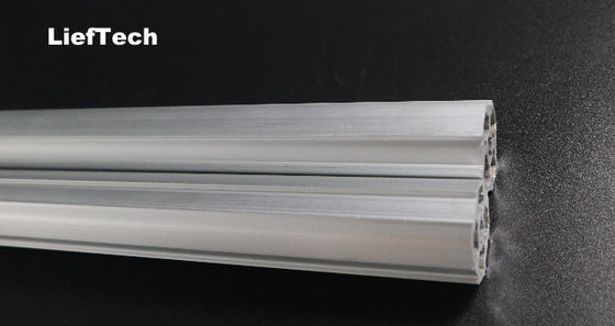 Superficie oxidada de material reciclable de aluminio reforzado