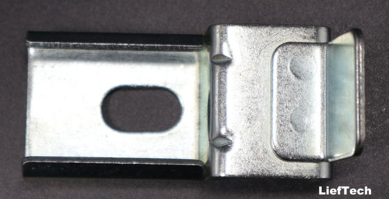 Pista de rodillo de acero galvanizado con accesorio de bastidor de flujo de borde de retención